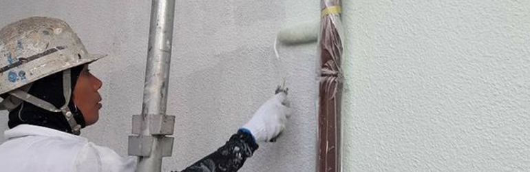 外壁塗装　中塗り作業（2回目）