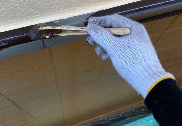 笠岡市　M様邸　屋根塗装・外壁塗装　水切り、帯の塗装 (2)