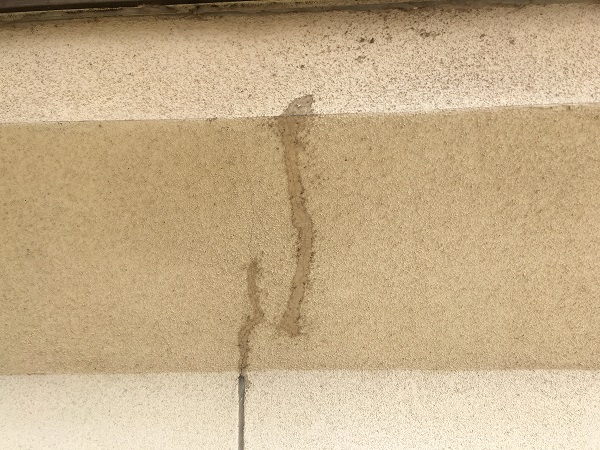 広島県福山市　M様邸　外壁塗装・付帯部塗装　ひび割れの補修方法 (1)