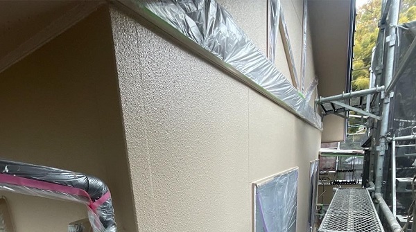 広島県福山市・H様邸　外壁塗装・付帯部塗装　外壁の中塗りをしました！ (6)