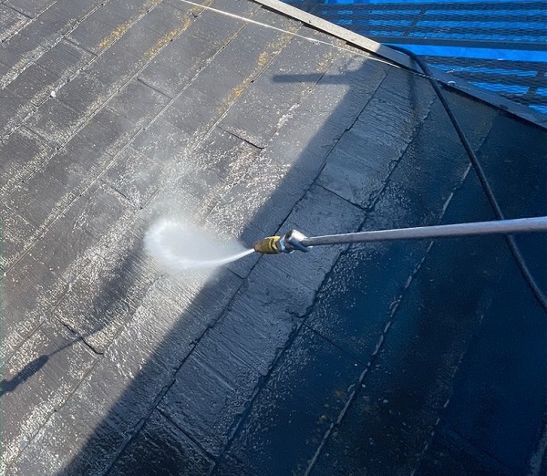 広島県福山市・M様　屋根塗装・外壁塗装　施工前の状態～高圧洗浄の様子 (2)