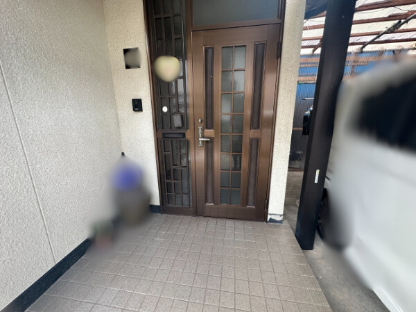 W様邸外壁玄関