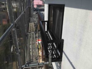 岡山県井原市・T様邸外壁2階中塗り・上塗り後1