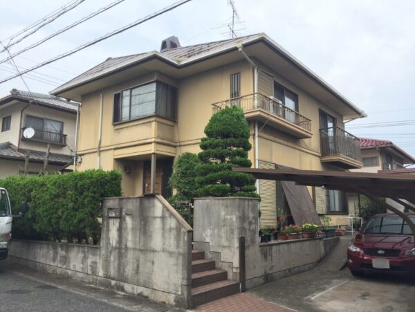 岡山県浅口郡里庄町・I様邸｜外壁塗装・屋根塗装・雨樋・玄関前木部・帯・各鉄部・基礎・塀吹付仕上げ