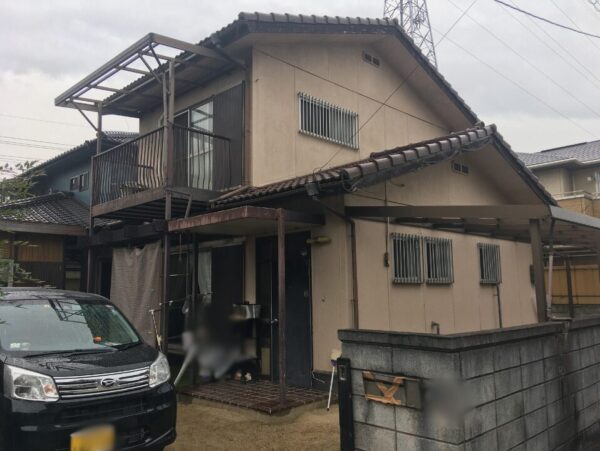 笠岡市の築35年の住宅をブルーに塗り替えて明るい印象に｜外壁塗装・屋根塗装｜岡山県笠岡市・M様邸