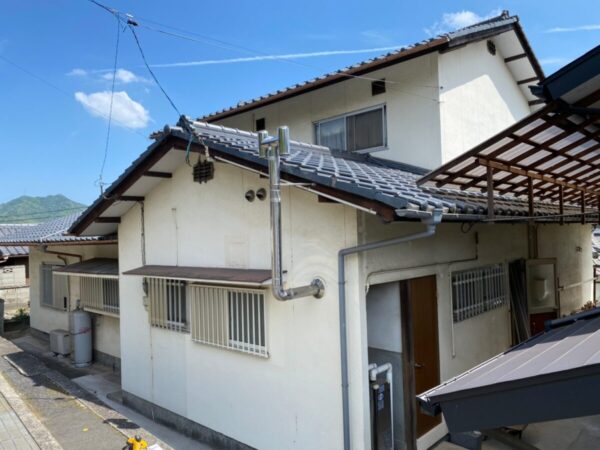 岡山県浅口郡里庄町・T様邸｜外壁塗装・雨樋取替え・軒天・破風・母屋・小庇・基礎（塗料：フッ素DX）