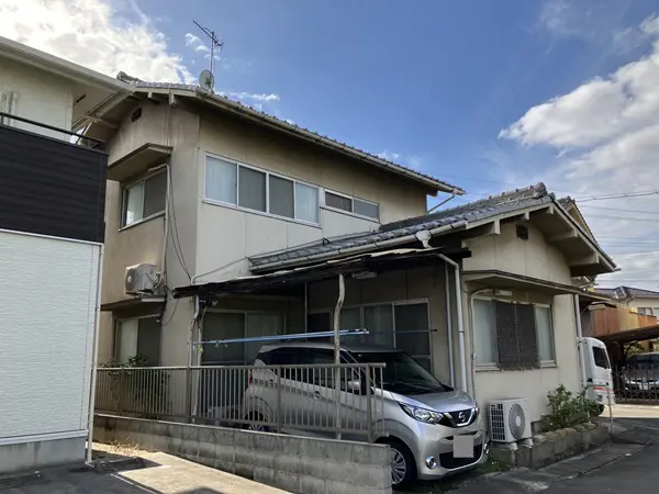 外壁塗装・雨どい交換・テラス取り替え 施工前 (2)