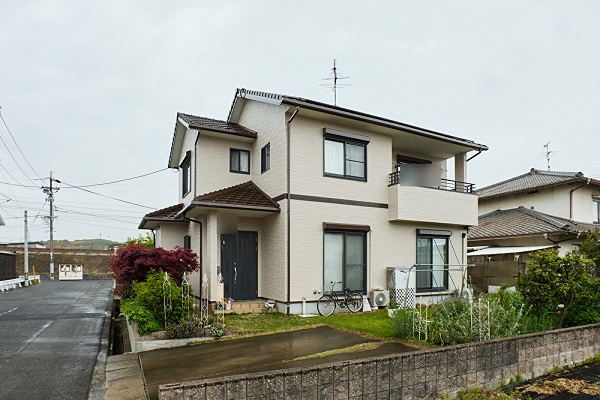 広島県福山市・I様邸│外壁塗装でベージュ系の優しい色合いのデザインへ (3)
