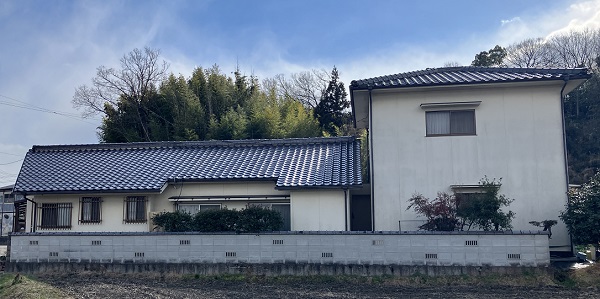 岡山県里庄町・S様|外壁塗装+屋根谷部分改修工事施工前