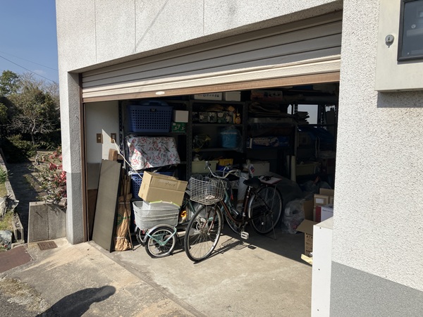 岡山県浅口郡里庄町・F様邸外壁塗装｜ひび割れ補修、長寿命塗料のゼニス使用 施工前 (1)