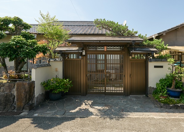 岡山県浅口郡里庄町・F様邸外壁塗装｜ひび割れ補修、長寿命塗料のゼニス使用 施工後 (4)