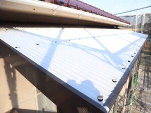 笠岡市K様邸施工前波板