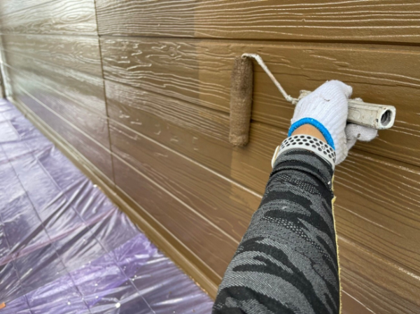 福山市H様邸外壁上塗り1