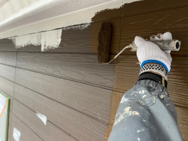 福山市H様邸外壁上塗り2