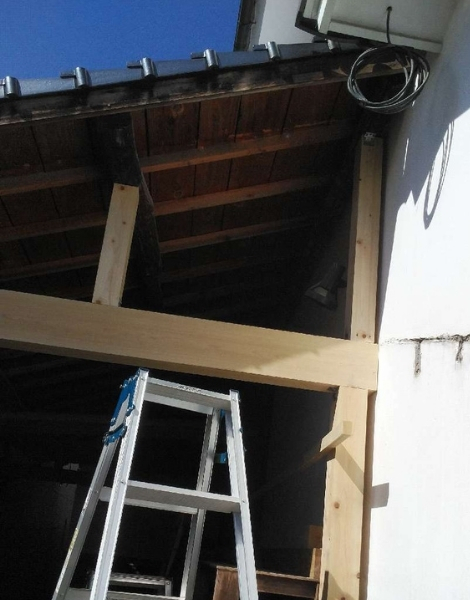 小田郡T様邸小屋補強工事入り口3